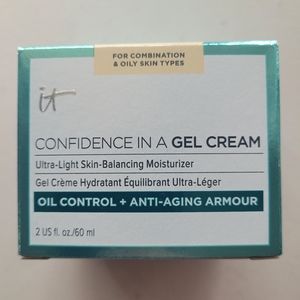 It cosmetics confidence in a cream moisturizer 2oz